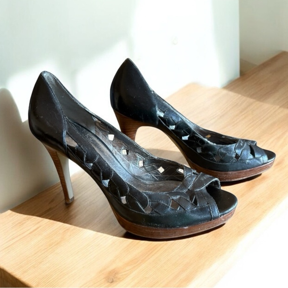 Black Guess Heels 8.5